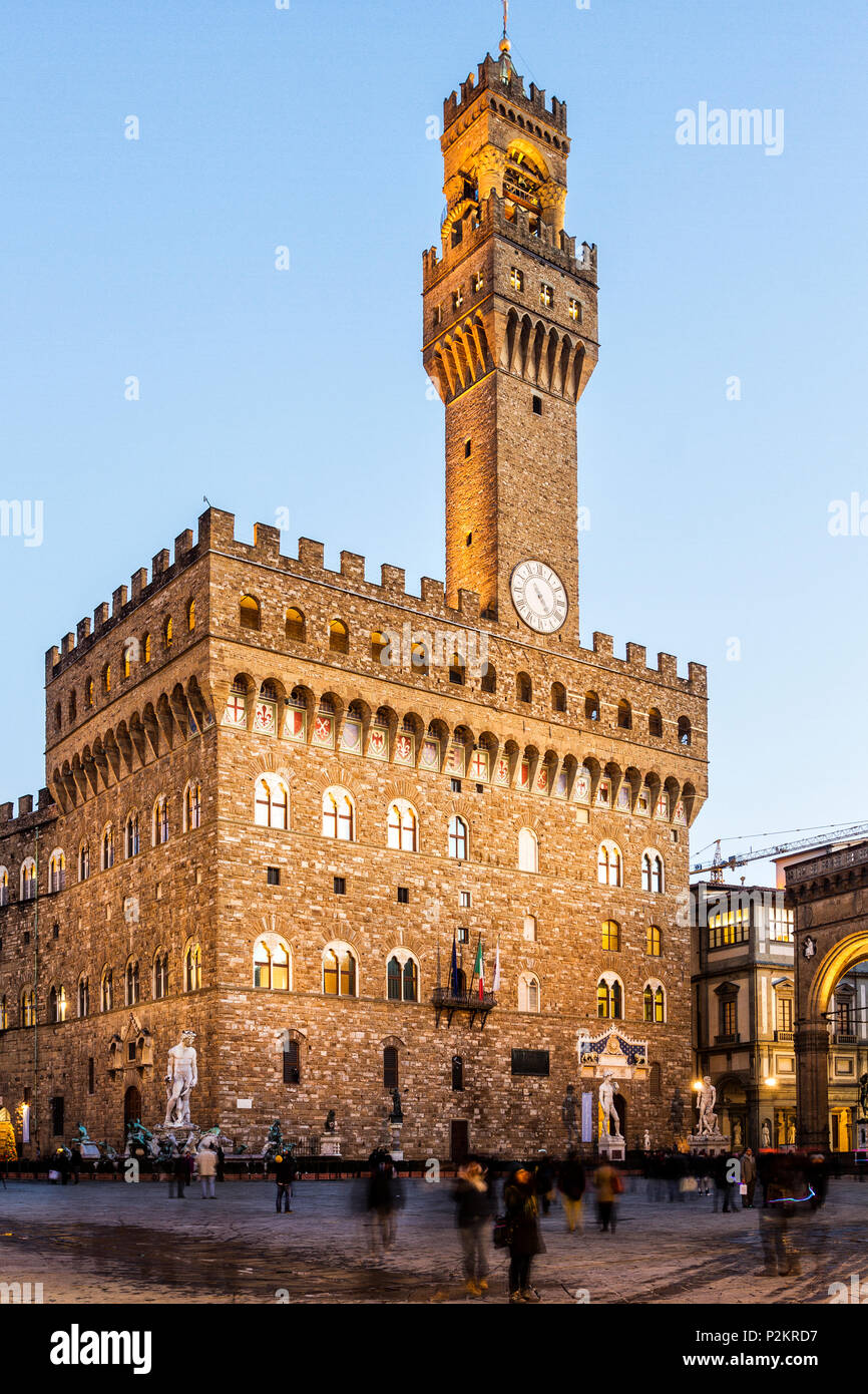 Palazzo Vecchio am Abend. Florenz, Provinz Florenz, Italien. Stockfoto