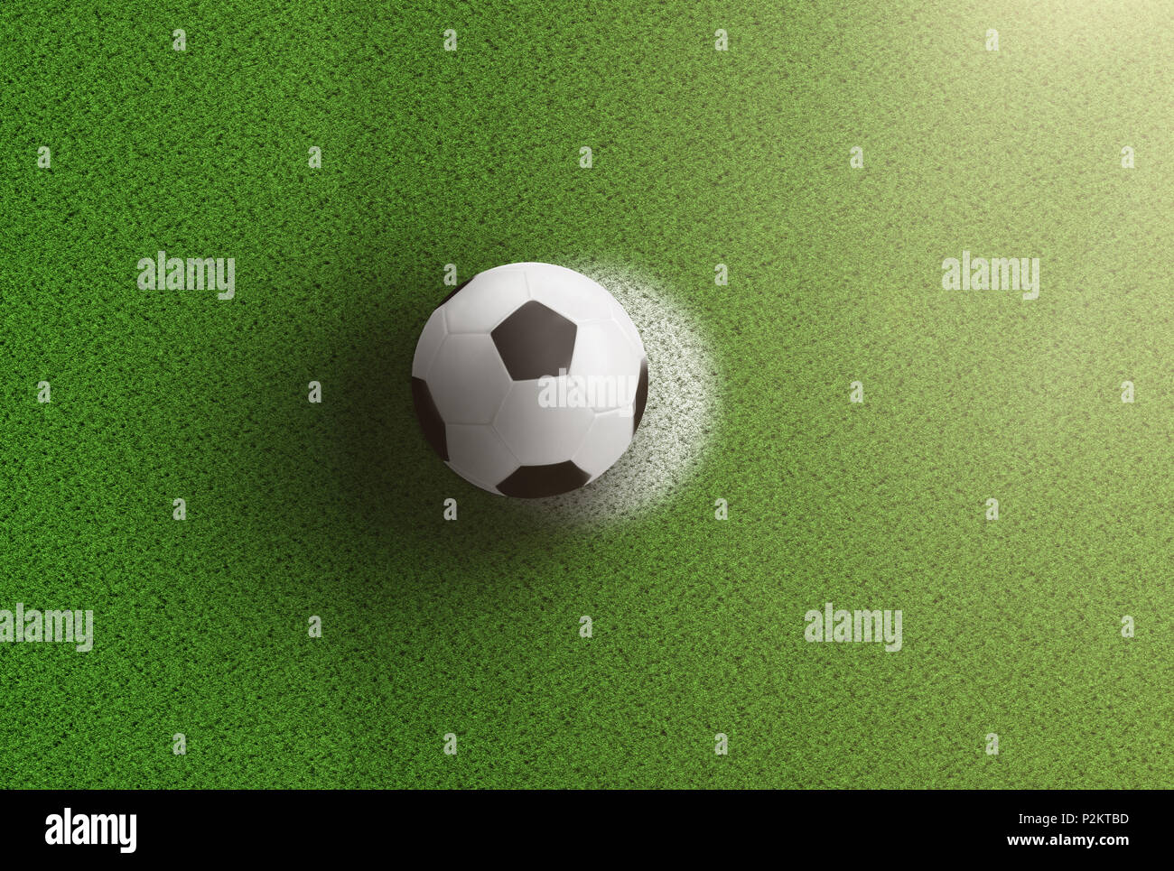 Blick von oben auf die Soccer Ball am Elfmeterpunkt auf Fußball-Feld Stockfoto