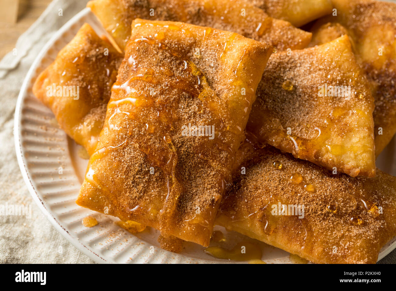 Hausgemachte Frittierte mexikanische Sopapillas mit Zimt Zucker Stockfoto