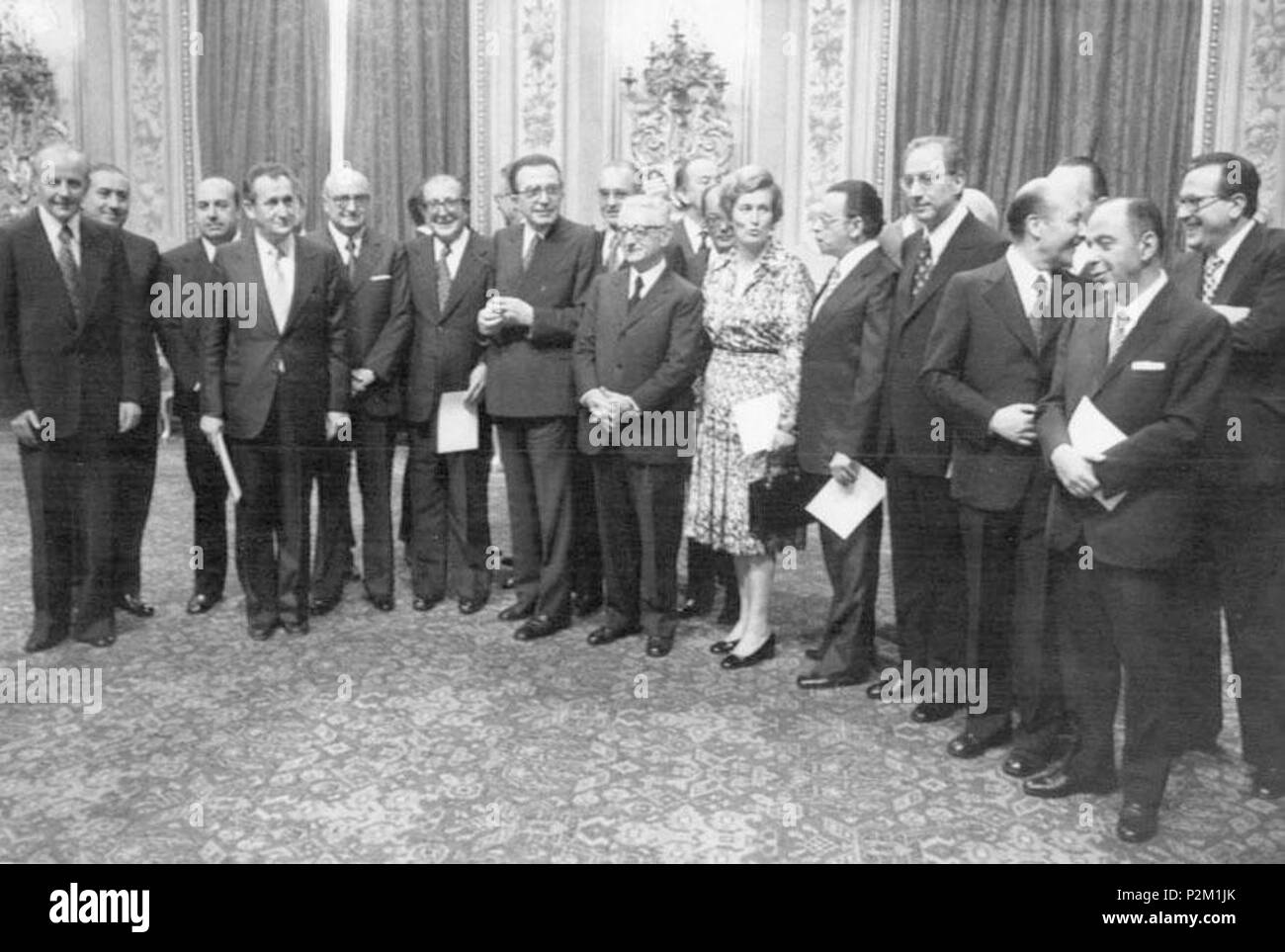 . Italiano: Il terzo governo Di Giulio Andreotti dopo La cerimonia del giuramento nelle Mani del Presidente della Repubblica Giovanni Leone (1976). Vom 4. Oktober 2015. Unbekannt 37 Governo Andreotti III Stockfoto