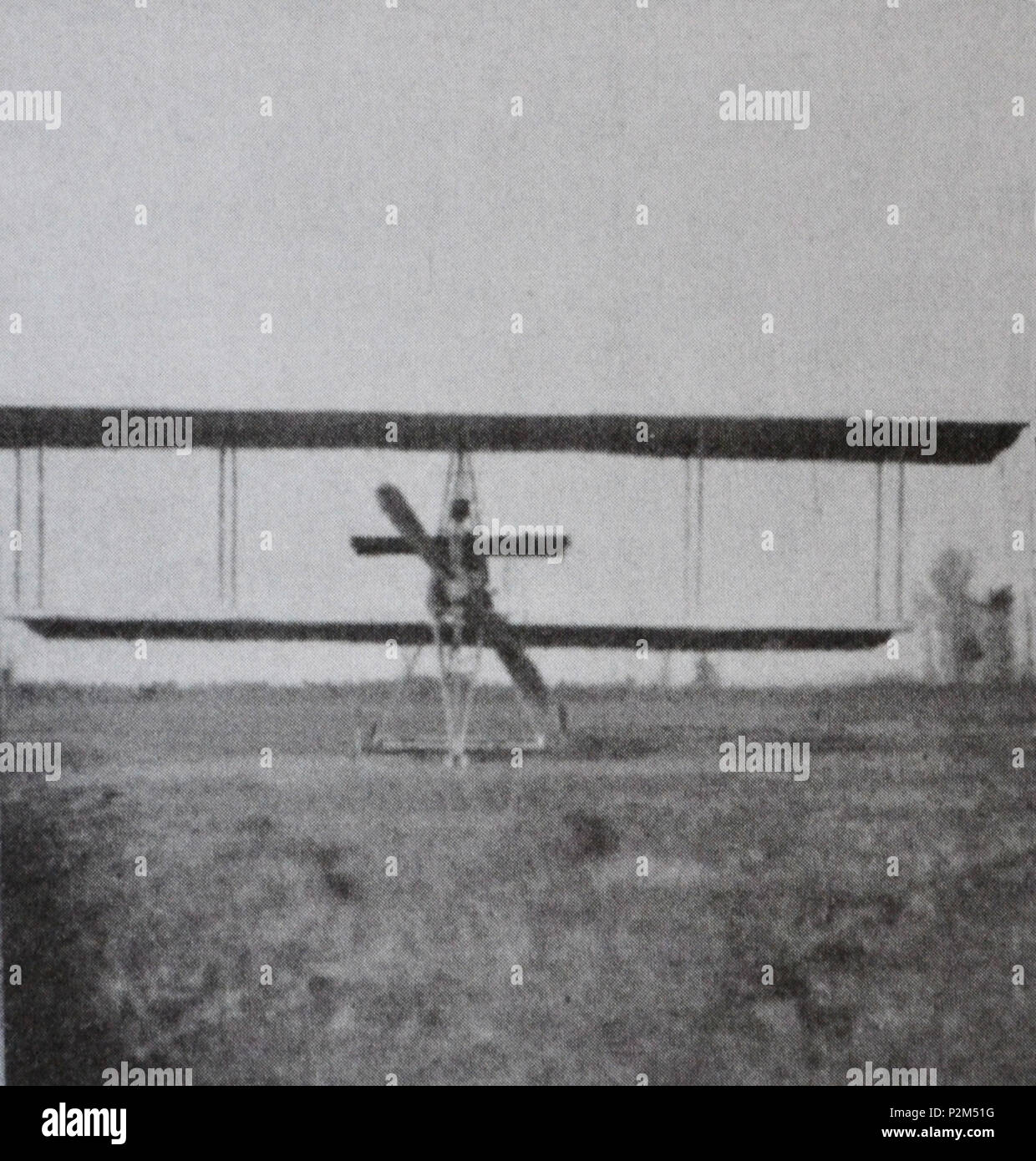 . Deutsch: "Vorderansicht des dritten Caproni Doppeldecker" (Übersetzung der originalen Beschriftung). Italiano: 'Il terzo biplano Caproni visto di Fronte" (Didascalia apostolorum Originale). Zwischen 1910 und 1911. Unbekannt 15 Caproni Ca.3 (1910-1911) Vorderansicht Stockfoto