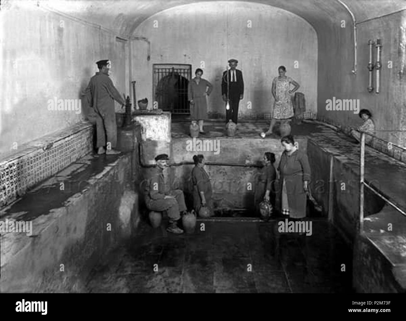 . Italiano: Napoli, Garibaldi: sorgente Di Acqua sulfurea zuffregna chiamata' ''So uffregna'. Sconosciuto Autore. die Hälfte des 20. Jahrhunderts. Unbekannt 60 Napoli, Garibaldi, sorgente Acqua suffregna Stockfoto
