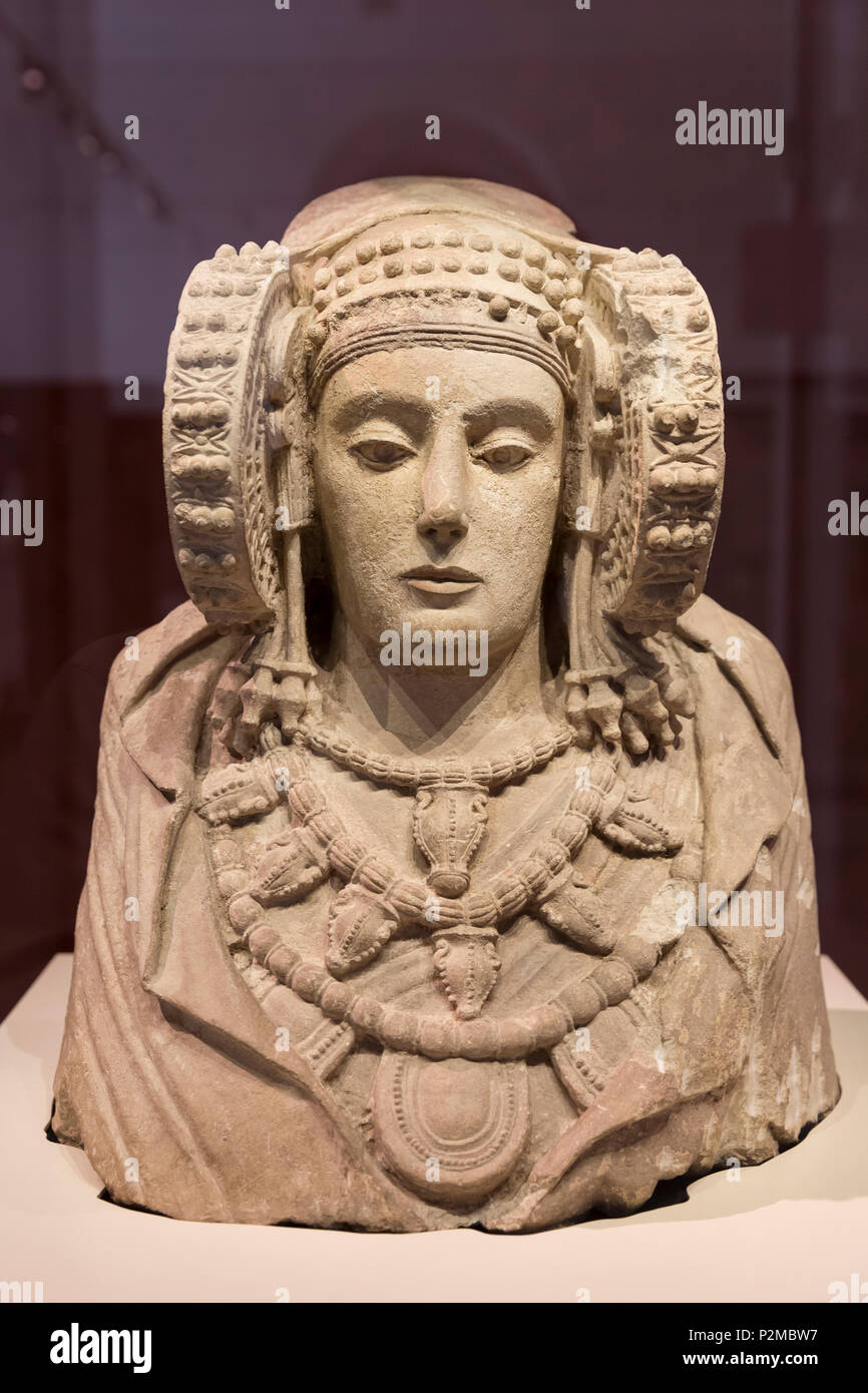 Madrid, Spanien: Dame von Elche auf Anzeige an das Nationale Archäologische Museum von Spanien. Die ikonischen Figur, im Jahre 1897 in der Nähe von Elche, Spanien entdeckt wurde. Stockfoto