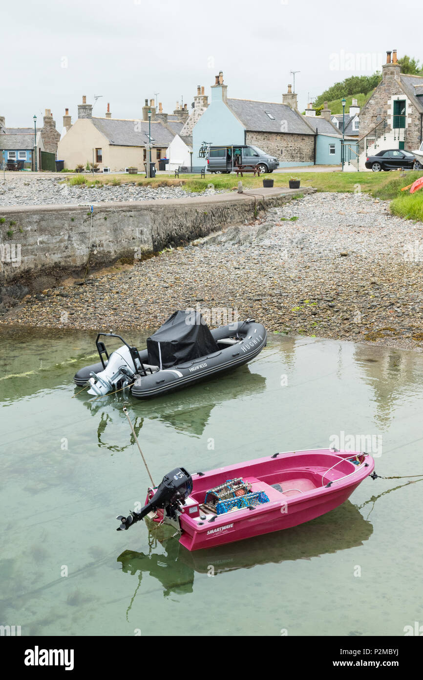 Sandend Hafen. Sandend ist ein altes Fischerdorf an der Küste von Moray Firth, Aberdeenshire, Schottland, Großbritannien Stockfoto