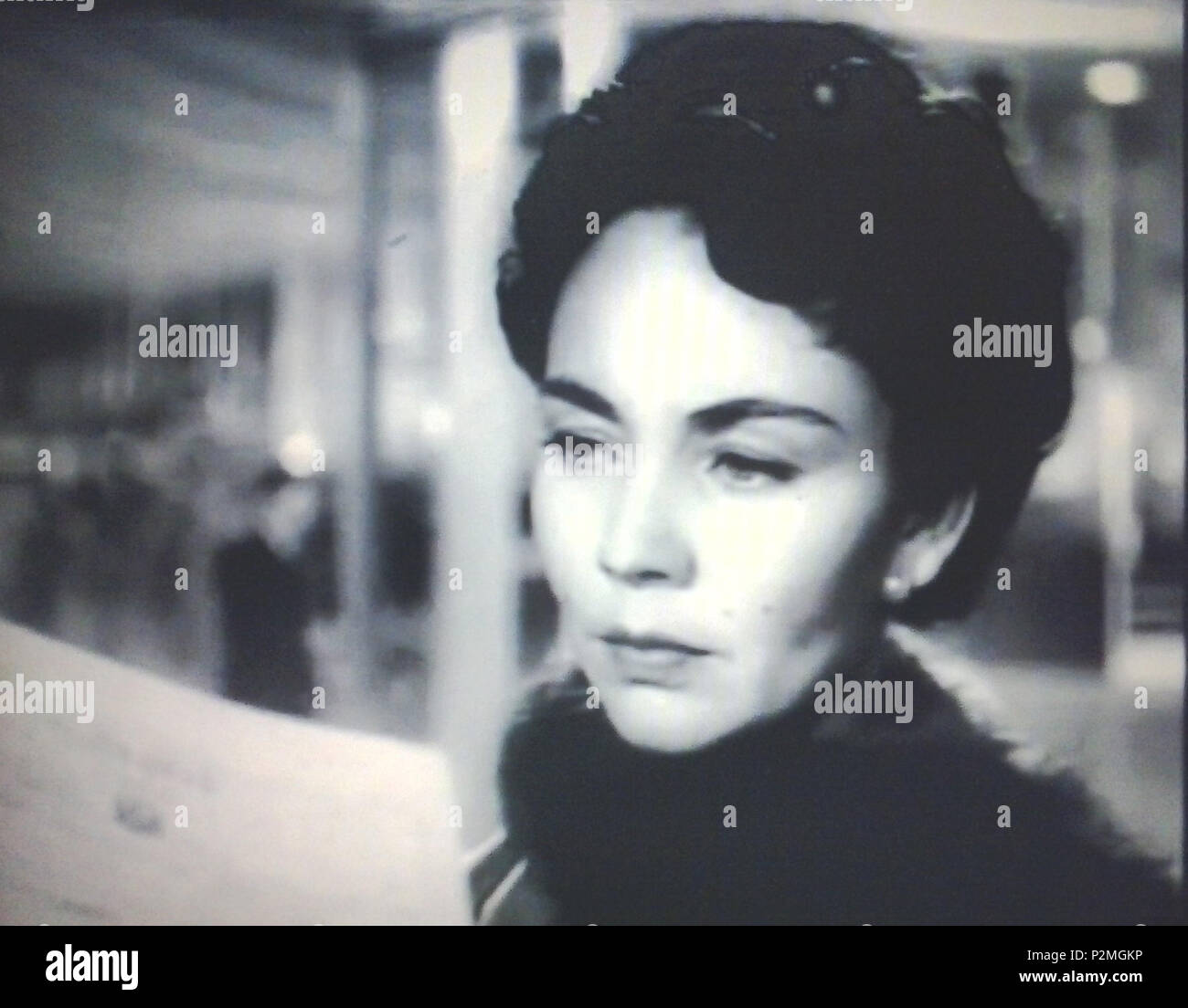 . Italiano: JenniferJones in Staz. Termini (De Sica 1953). 1. Oktober 2013, 01:01:48. 50 44 Jjjones telegramma Francescosaverio Stockfoto