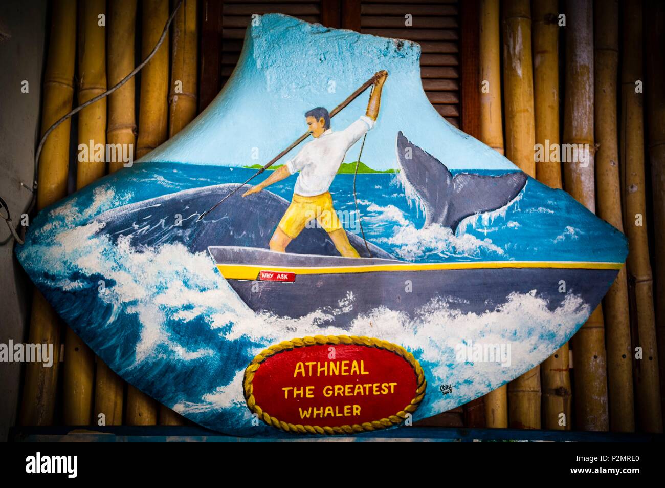 Karibik, Kleine Antillen, St. Vincent und die Grenadinen Bequia Island für die Aufrechterhaltung einer traditionellen Waljagd bekannt, Whale Museum am Bauernhof, Paget harpunieren Szene auf einem buckelwal Schulterblatt lackiert Stockfoto
