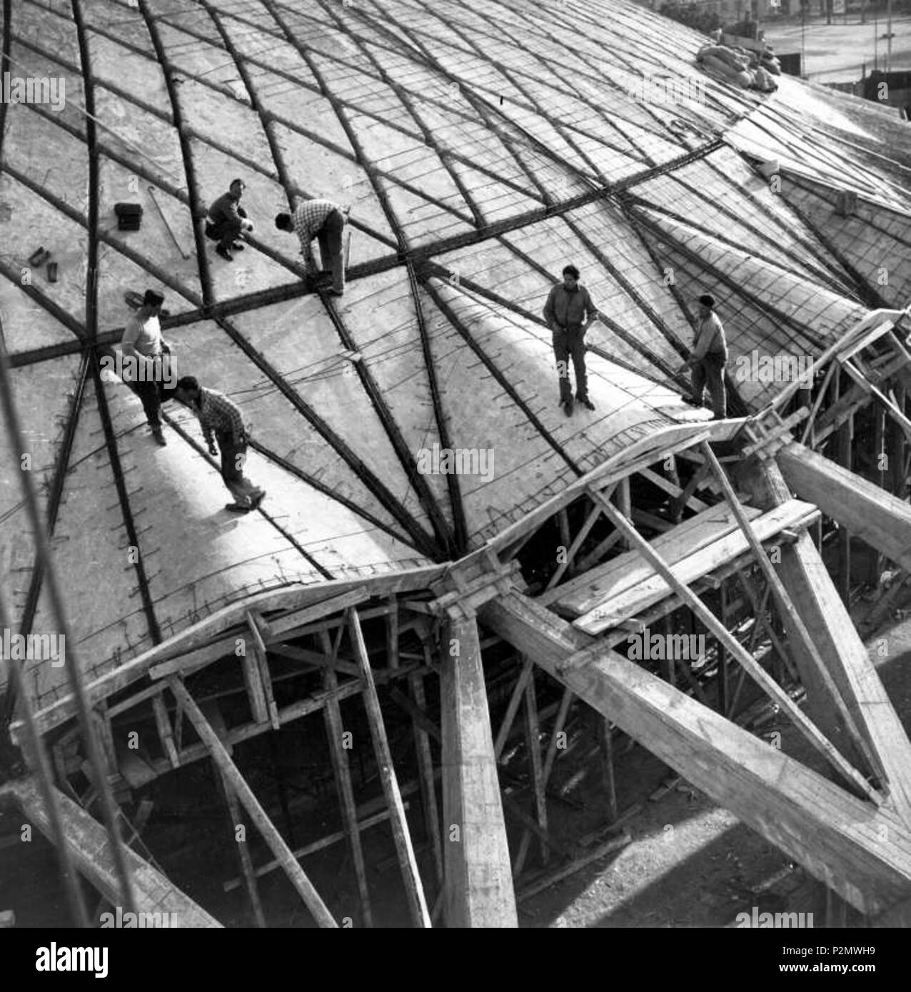 . Bau der Beton Dach des Palazzetto dello Sport in Rom, der Sport, der Austragungsort für die Olympischen Sommerspiele 1960 erbaut durch den Architekten Annibale Vitellozzi und der Ingenieur Pier Luigi Nervi. 1958. Unbekannt 75 RIBA 2843 Tetto Palazzetto dello Sport (Roma) Stockfoto