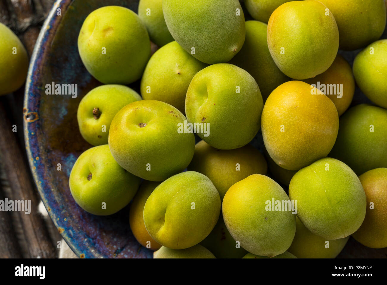 Raw Green Organic Ume Obst bereit zu Essen Stockfoto