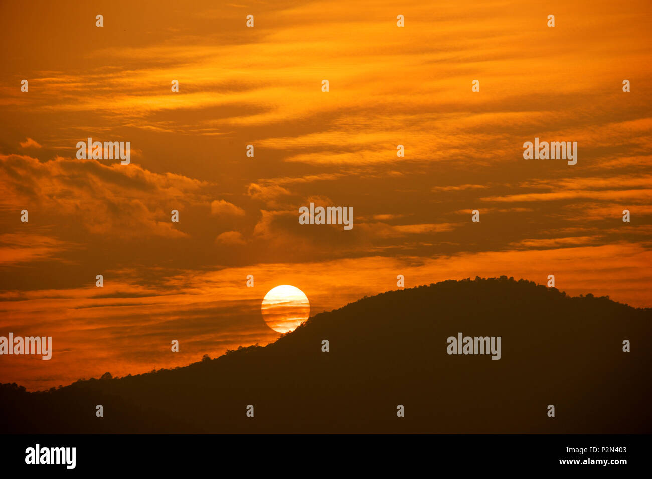 Außerordentliche Sonnenuntergang Mae Hong Son Provinz Northern Thailand Stockfoto