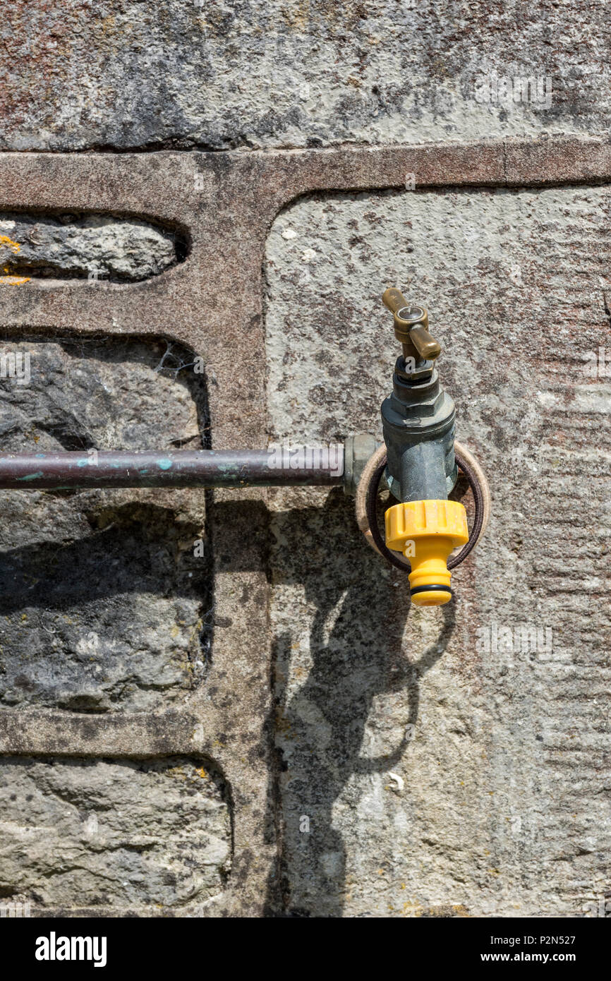 Einen Altmodischen Aus Messing Fur Den Anschluss Eines Garten