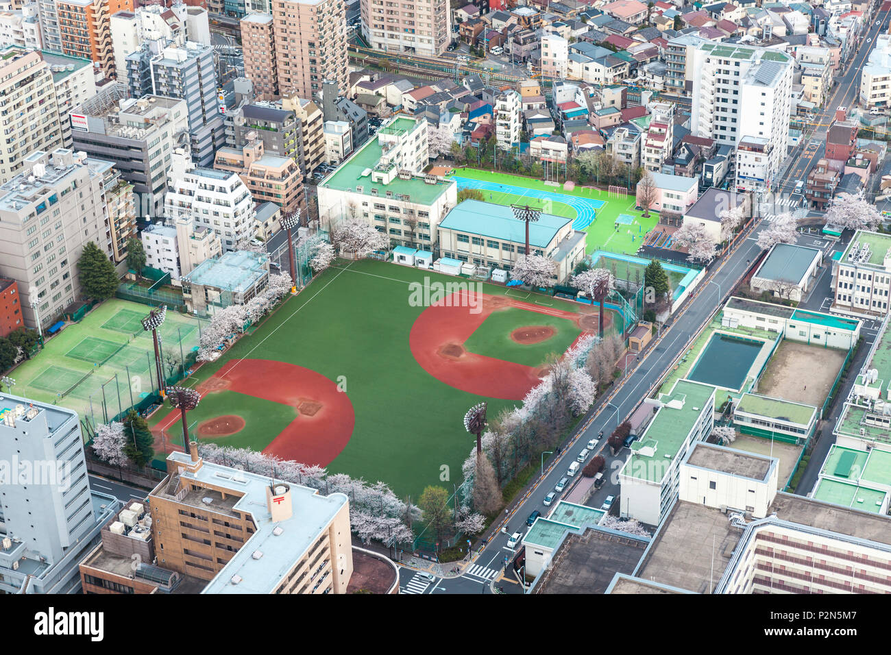 Baseball und Sportplatz von Sunshine City Ikebukuro, Toshima-ku, Tokyo, Japan gesehen Stockfoto