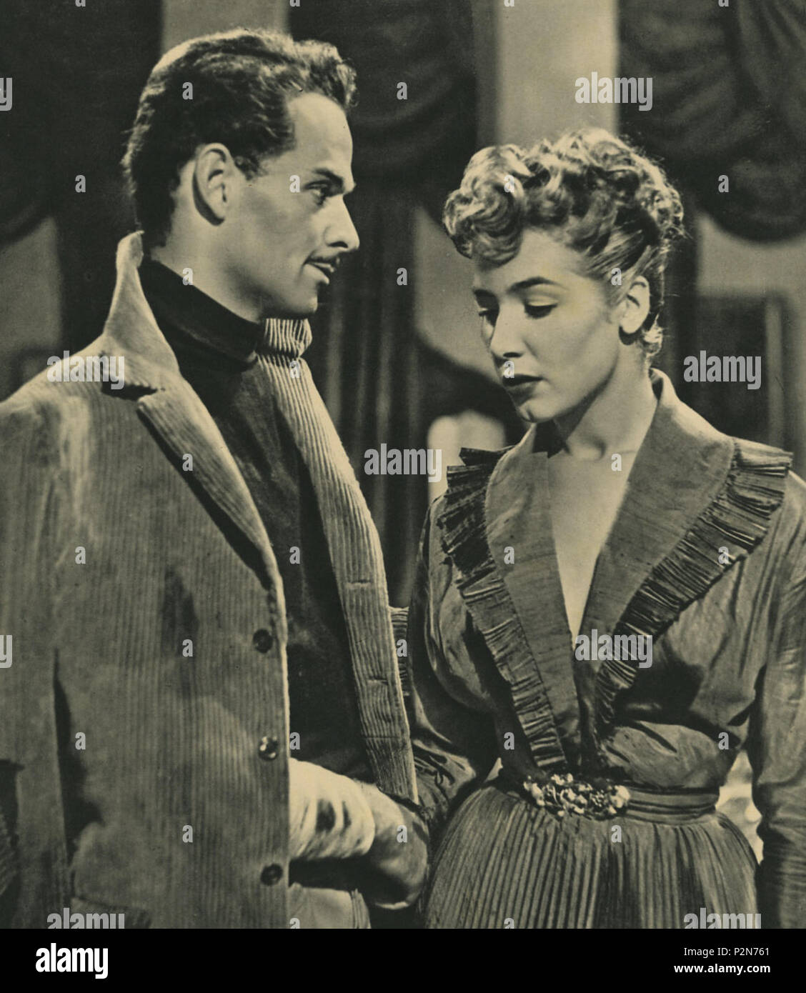 . Italiano: Frank Latimore e Cosetta Greco nel Film La nemica 1950. 1950. Unbekannt 24 Elisa Cegani e Frank Latimore nel Film La nemica 1. Stockfoto