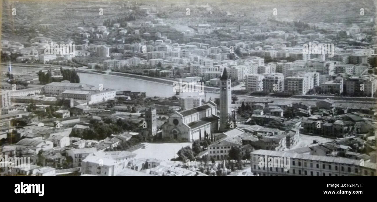 . Englisch: Panoramen von Verona in etwa der Hälfte des XX Jahrhunderts. In der Mitte der Hl. Zeno Kirche Italiano: Panorama di Verona, si nota bene la Basilica di San Zeno. Fotografia databile all'incirca alla metà del XX secolo. Etwa die Hälfte des XX Jahrhunderts. Unbekannt 68 PanoramasVeronaInOldPhoto Stockfoto