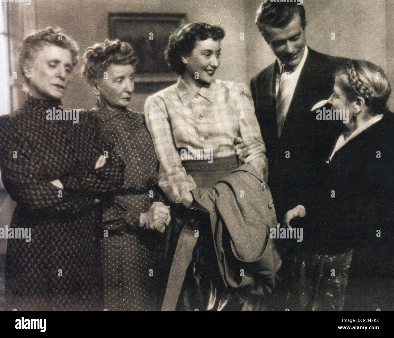 . Italiano: Foto di Scena Film Le Sorelle Materassi film di Ferdinando Maria Poggioli. 1941. Unbekannt 84 Sorellematerassi Stockfoto