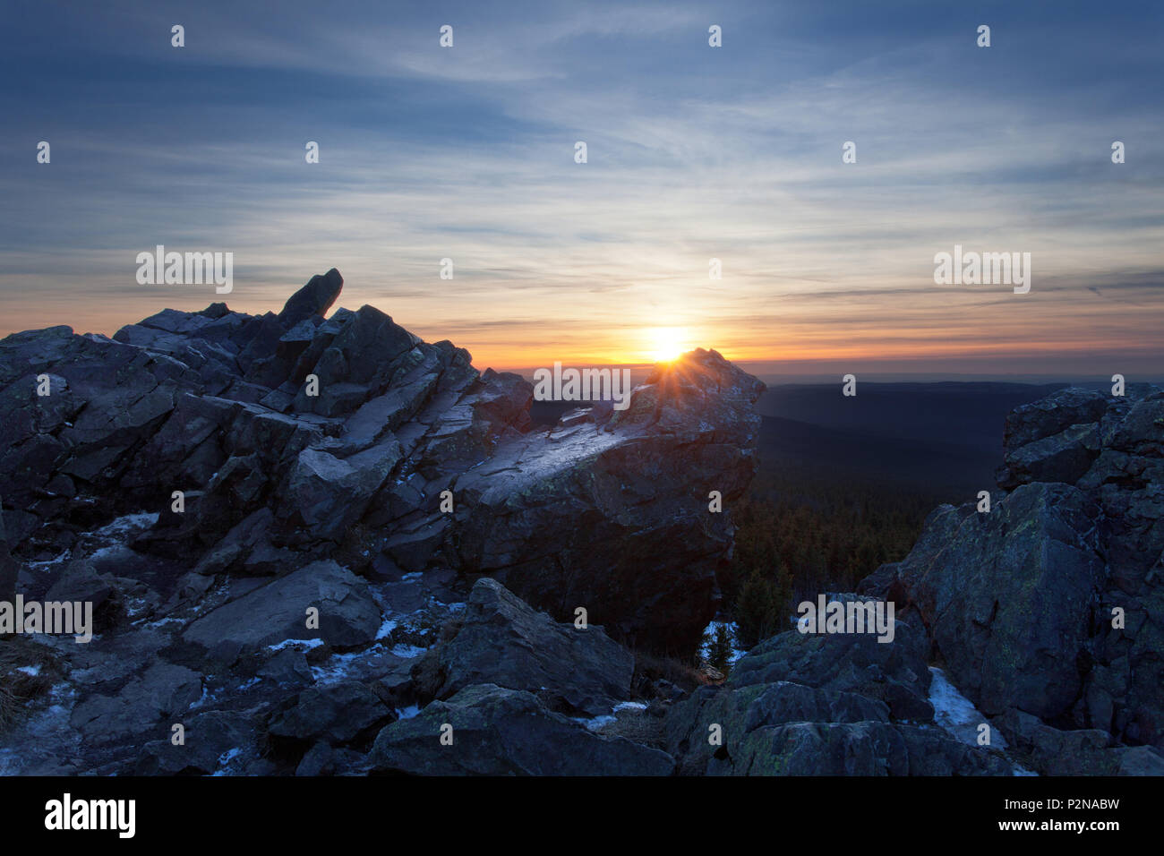 Sonnenuntergang, Wolfswarte, Klippen, Winter, Ansicht, Wolken, Harz, Harz, Deutschland Stockfoto