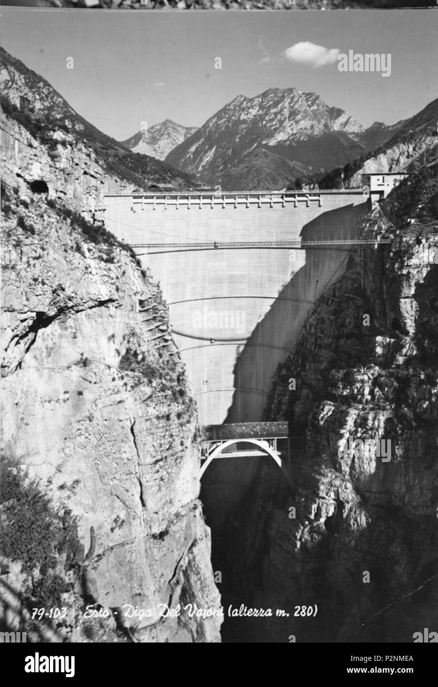 . Englisch: Postkarte von Vajont Vajont Staudamm Staudamm vor der Katastrophe. 1961. Unbekannt 16 Cartolina Diga del Vajont Stockfoto