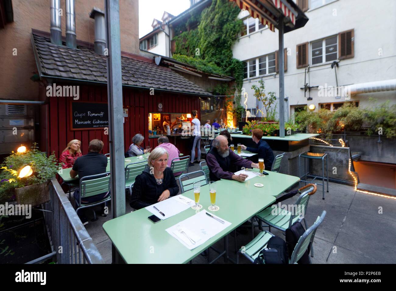 Basel Drink Fotos Und Bildmaterial In Hoher Aufl sung Alamy basel-drink-fotos-und-bildmaterial-in-hoher-aufl-sung-alamy