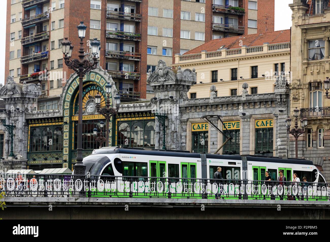 Spanien, Baskenland, Bilbao, Vizcaya, Casco Viejo, Bahnhof Abando Stockfoto