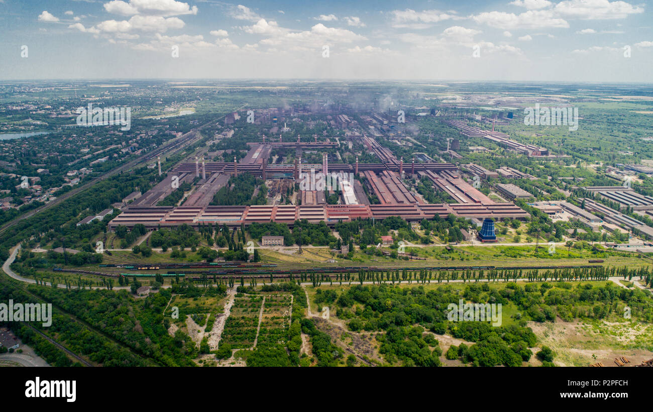 Antenne Panoramablick von der Industriestadt Krivoy Rog in der Ukraine. Stockfoto