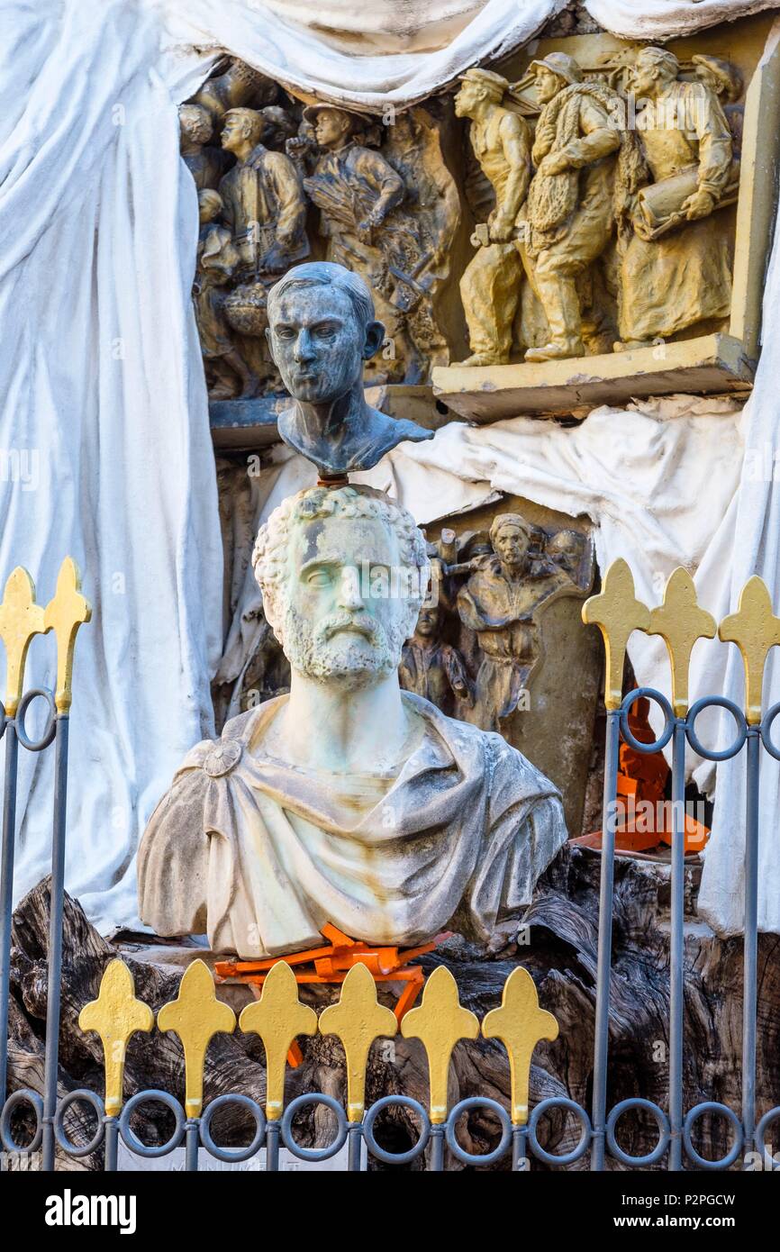 Spanien, Katalonien, Figueras, Plaça Gala ich Salvador Dali, Skulptur von Salvador Dali für seine Katalanische Philosoph Freund, Francesc Pujols Stockfoto