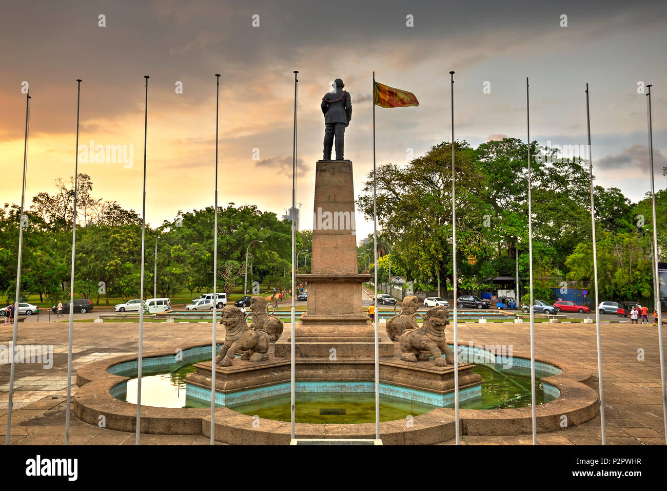 Die Cinnamon Platz mit der Statue der erste Premierminister Rt. Hon. Don Stephen Senanayake, auch bekannt als der Vater der Nation. Foto auf genommen Stockfoto