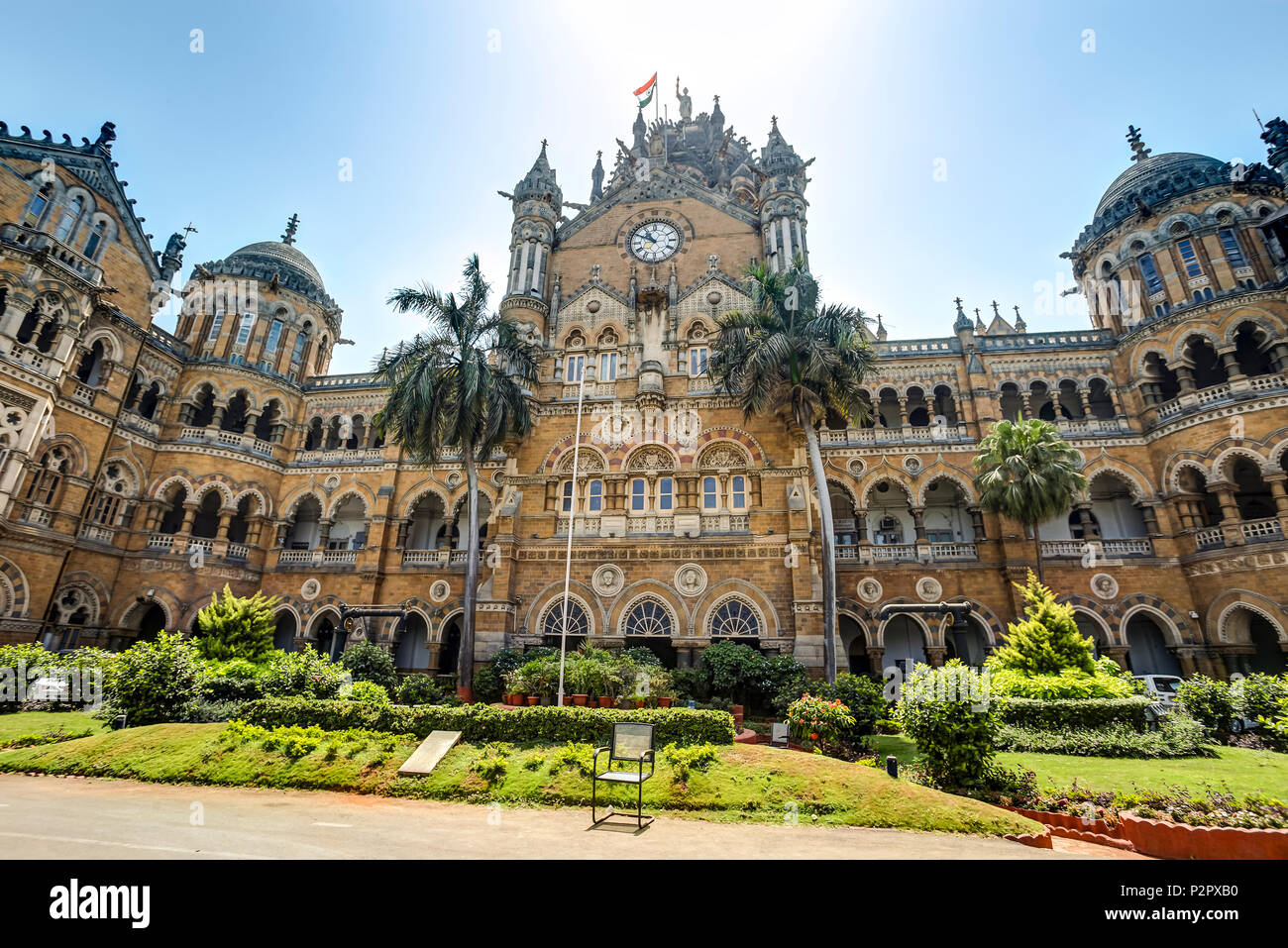 Vor Chhatrapati Shivaji Terminus (ehemals Victoria Terminus) ein Historischer Bahnhof und ein UNESCO-Weltkulturerbe in Mumbai, Maharash Stockfoto
