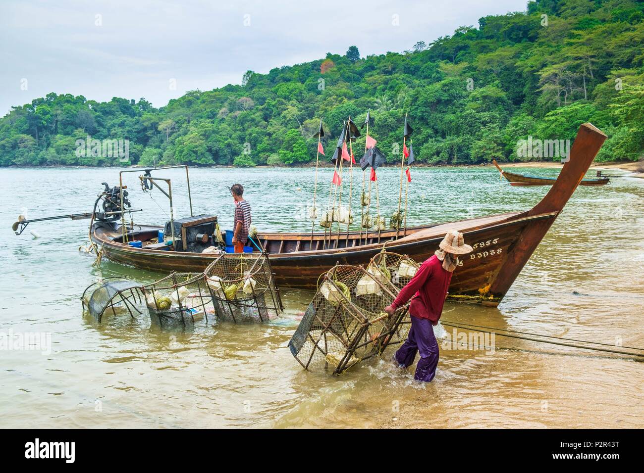 Thailand Songkhla Provinz, Mu Ko Phetra Marine National Park, Ko Bulon Leh Island, Ao Muang (oder Mango Bay), Chao Lae (oder Meer Zigeuner) Fischerdorf, Zurück aus der Fischerei Stockfoto