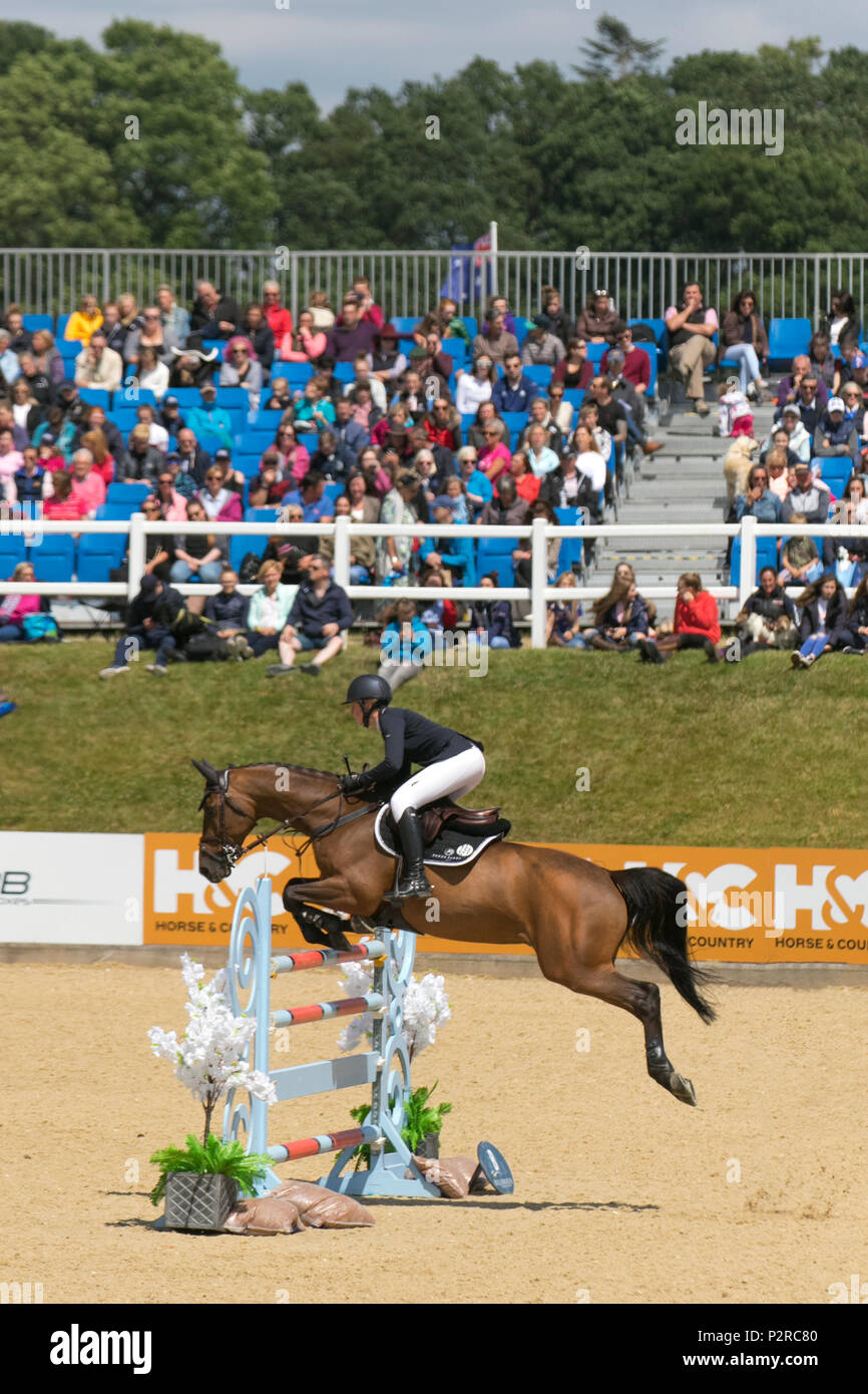 Bolesworth Cheshire Uk 16 Jun 2018 Emily Mason Reiten Cirus De Ruisseau Wettbewerb S14 Cs12 Grand Prix An Der Schildknappe Bolesworth International Horse Show Kredit Mediaworldimages Alamylivenews Stockfotografie Alamy