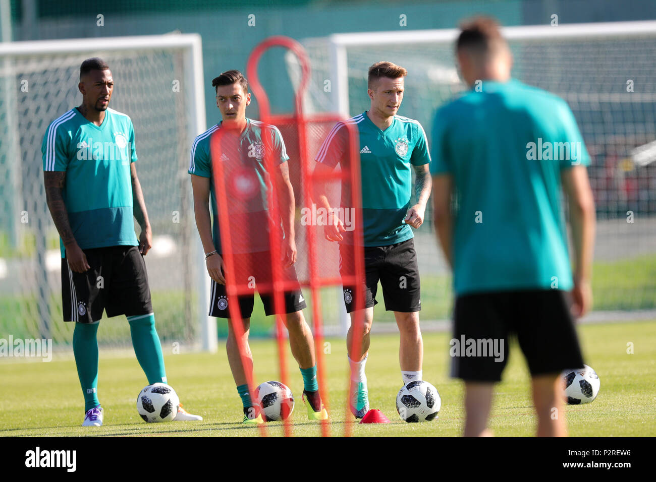 16 Juni 2018, Russland, Vatutinki, Fußball, FIFA WM 2018, Training der Deutschen Fußball-Nationalmannschaft: Deutsche Nationalmannschaft während des Trainings. Foto: Ina Faßbender/dpa Stockfoto