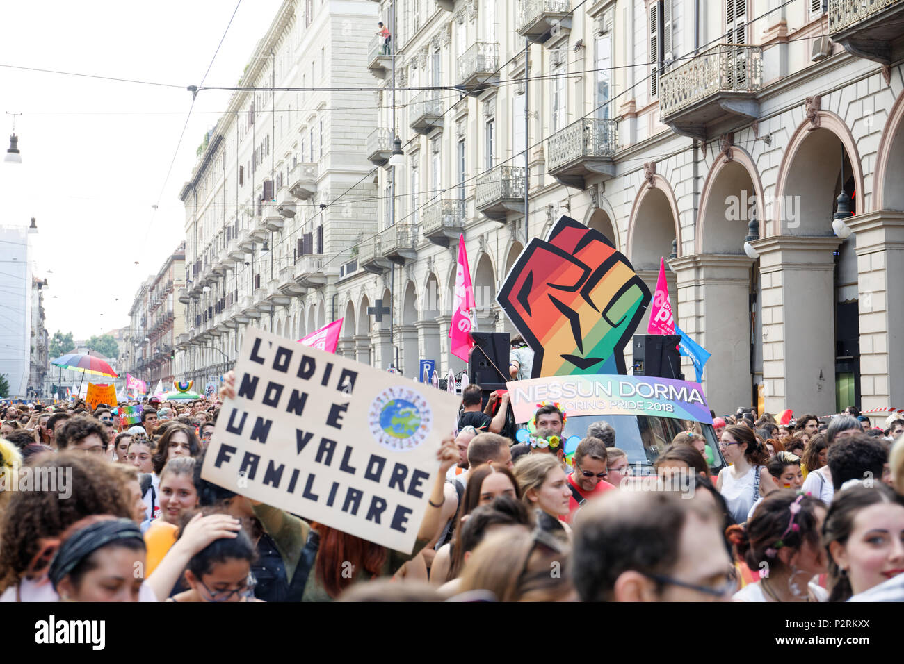 Turin, Italien. 16. Juni 2018. Menschen demonstrieren für die LGBT-Rechte. Kredit: MLBARIONA/Alamy Live News Stockfoto