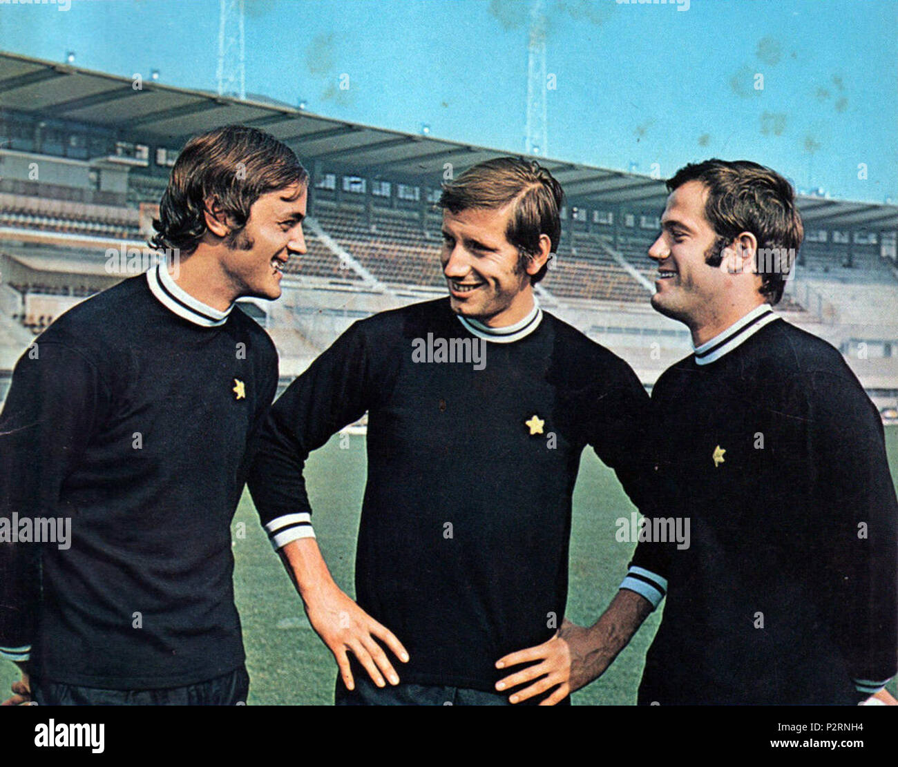 . Italiano: Giancarlo Alessandrelli (a sinistra), Pietro Carmignani (al Centro) e Massimo Piloni (a destra), i tre portieri della Juventus per La Stagione 1971-72, qui ritratti all'interno dello Stadio Comunale di Torino. Englisch: Giancarlo Alessandrelli (links), Pietro Carmignani (Mitte) und Massimo Piloni (rechts), die drei Torhüter von Juventus F.C. in der Saison 1971-72, im Stadio Comunale von Turin. ca. 1971. Unbekannt 44 FC Juventus - 1971 - Alessandrelli, Carmignani, Piloni Stockfoto