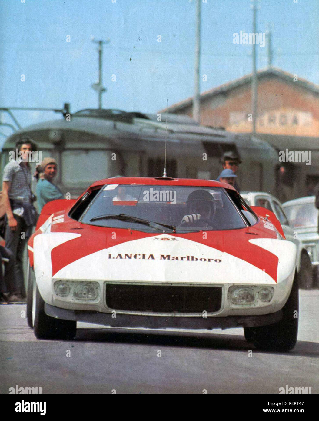 . Provinz Palermo (Sizilien, Italien), 'Piccolo Madonie "road", 13. Mai 1973. Italienische Rennfahrer Sandro Munari auf einem Lancia Stratos HF 2.4 V6 (Prototyp), Marlboro gesponsert, bei der Targa Florio 1973. 13. Mai 1973. Unbekannt 79 Sandro Munari - Lancia Stratos Marlboro Prototyp (1973 Targa Florio) Stockfoto