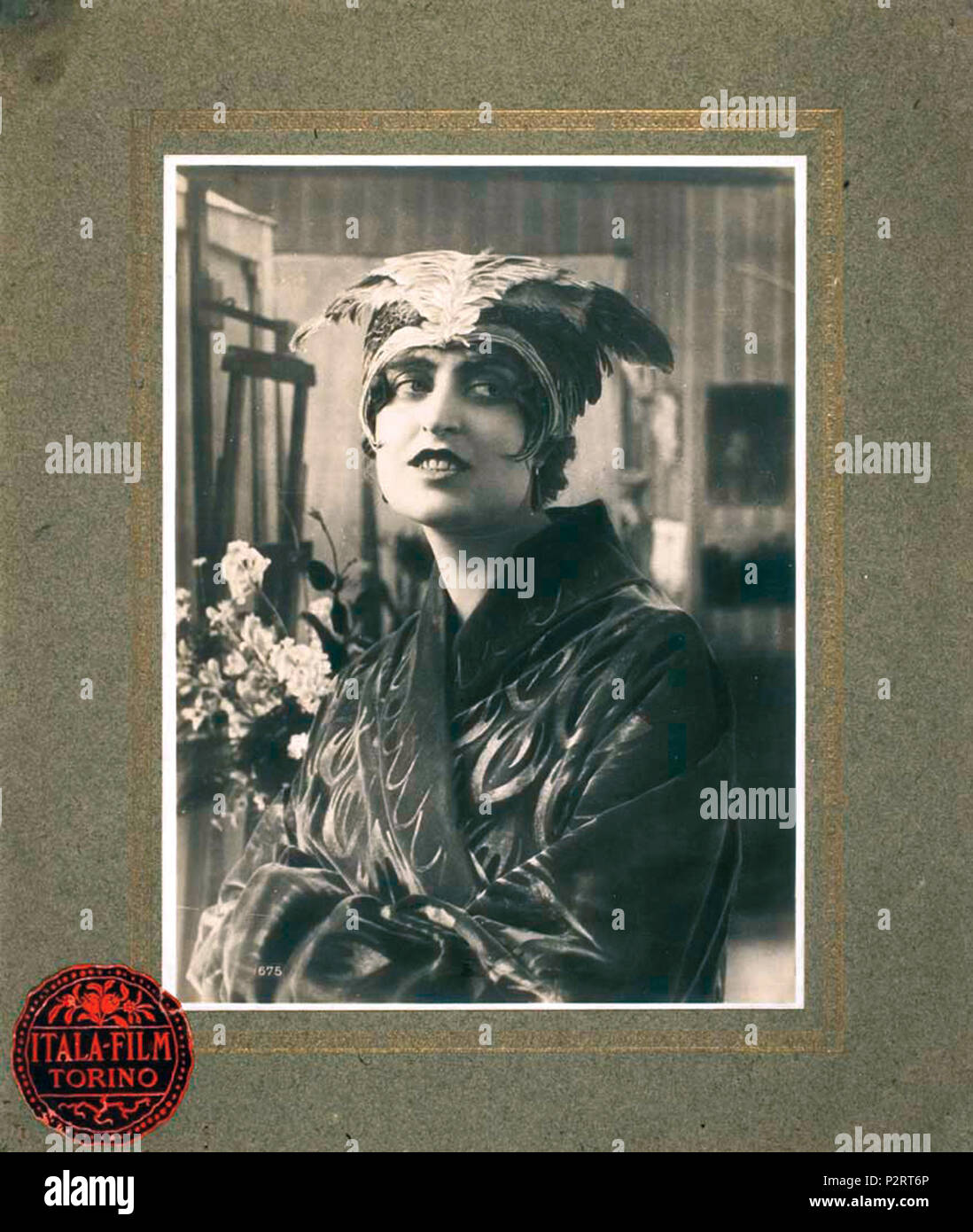 . Italiano: Lobby card von Pina Menichelli ne'Il Fuoco" (1915). 1916. Itala Film 40 Ilfuoco Stockfoto
