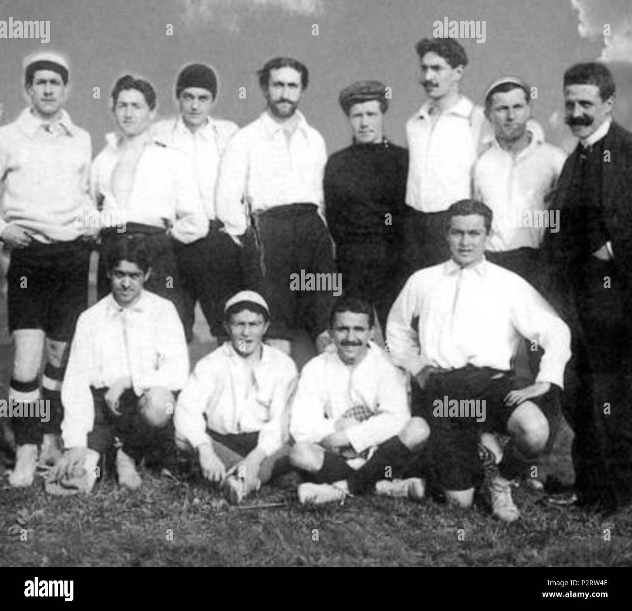 . Englisch: Italienische Fußball-Meister 1908 (SG Pro Vercelli) Von links nach rechts: Zurück: Romussi, Angelo Binaschi, Guido Ara, Marcello Bertinetti, Giovanni Innocenti, Giuseppe Milano ich, Pietro Leone, Links? Vorne: Felice Milano II, Vincenzo Celoria, Annibale Visconti, Carlo Rampini I. 12.01.2018. Unbekannt 73 Pro Vercelli 1908 Stockfoto