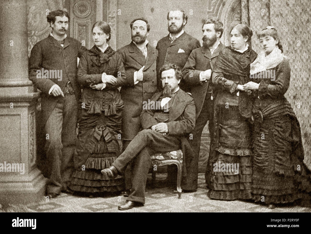 . Italiano: Beschreibung: Amilcare Ponchielli in Posa con Gli interpreti prima della Rappresentazione (8 aprile 1876 Al Teatro alla Scala di Milano) Dell'Opera Lirica La Gioconda. Daten: aprile 1876 Autore: ignoto Fonte: scansione (con Lieve ritocco pro pulizia) da Ponchielli in i Grandi dell'Opera, Band IV, De Agostini, 1989. Referenzquelle per l'Originale: Archivio fotografico De Agostini. Hinweis alla licenza: La foto ricade Molto probabilmente nel pd-alt, ma La nicht conoscenza della Data di Morte dell'autore nicht esclude che Questa sia posteriore al 1937 e quindi nicht kompatibel con Geschichte licen Stockfoto