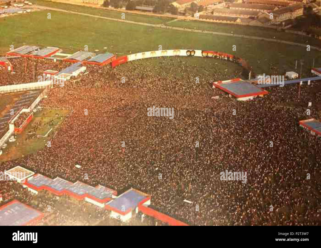 . Italiano: Comizio di Enrico Berlinguer del 18 settembre 1977 Durante la festa Nazionale dell'Unità di Modena. All'epoca fu stimata un'affluenza di 500.000 Personen. 18. September 1977. Unbekannt 19 Comizio di Enrico Berlinguer eine Modena 1977 Stockfoto