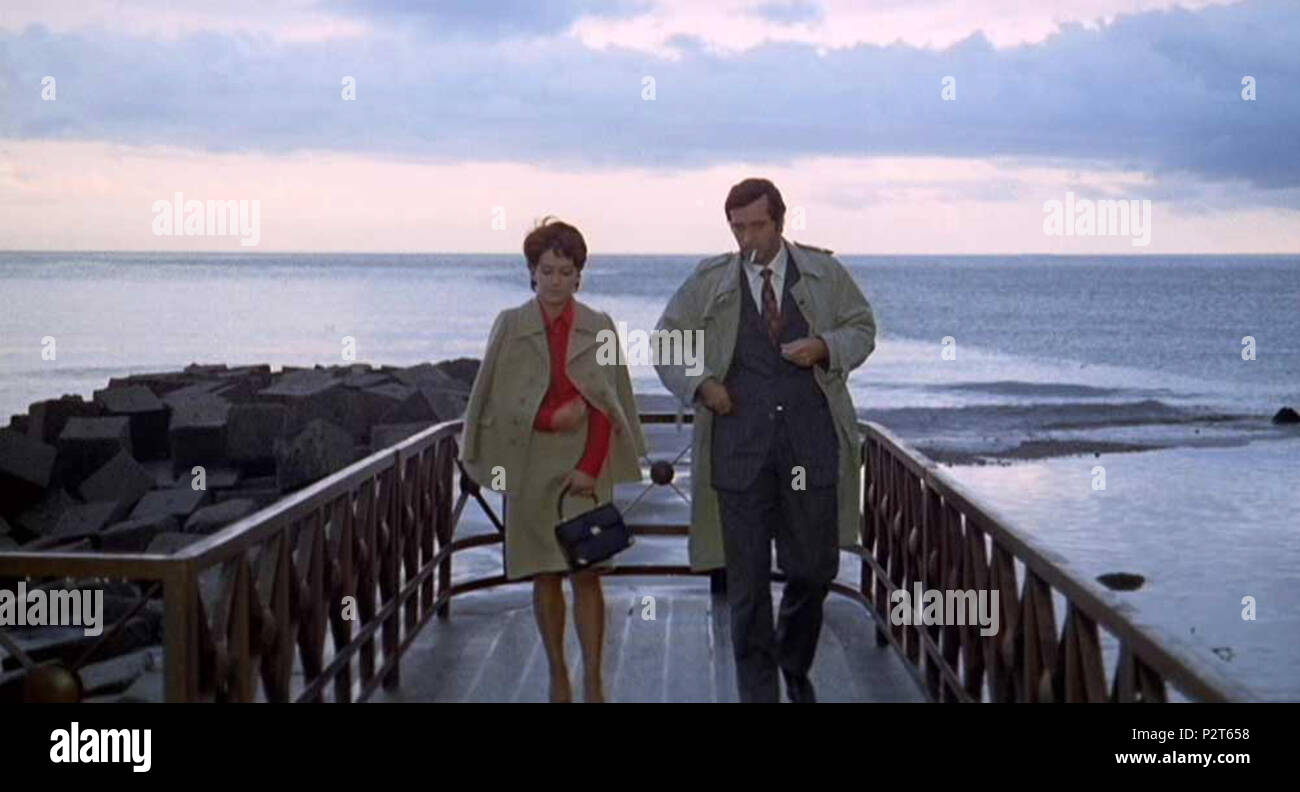 . Italiano: Screenshot del film Abuso di potere, regia Di Camillo Bazzoni, 1972. Creato il 28 luglio 2015. Screenshot 3 Abusodipotere autoprodotto Stockfoto