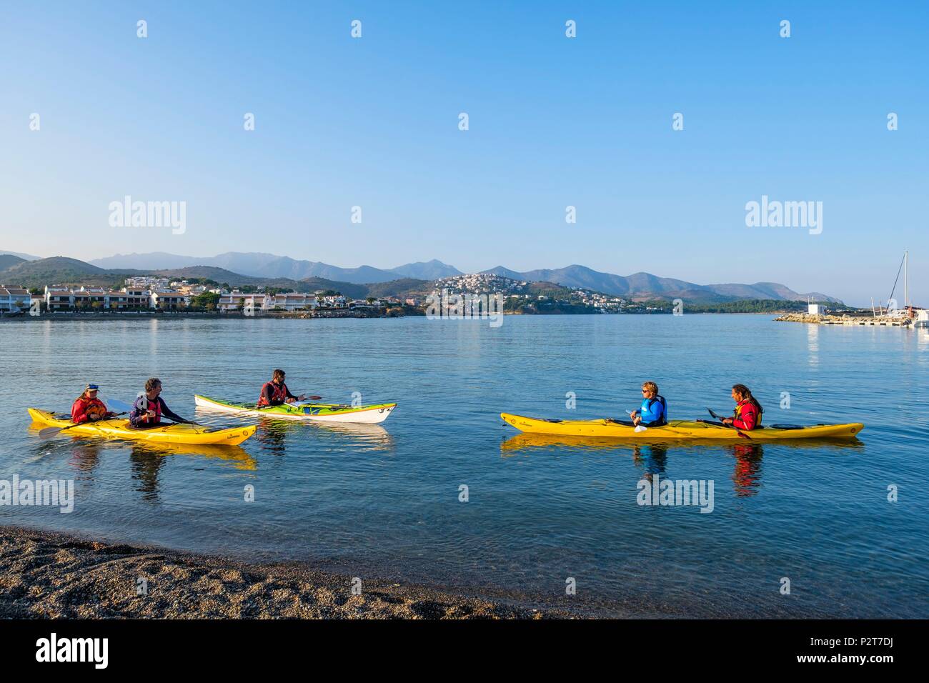 Spanien, Katalonien, wandern von Cerbere in Frankreich Llança in Spanien auf dem GR 92 und Europäischen Fernwanderweg E12, Strand von llança Hafen Stockfoto