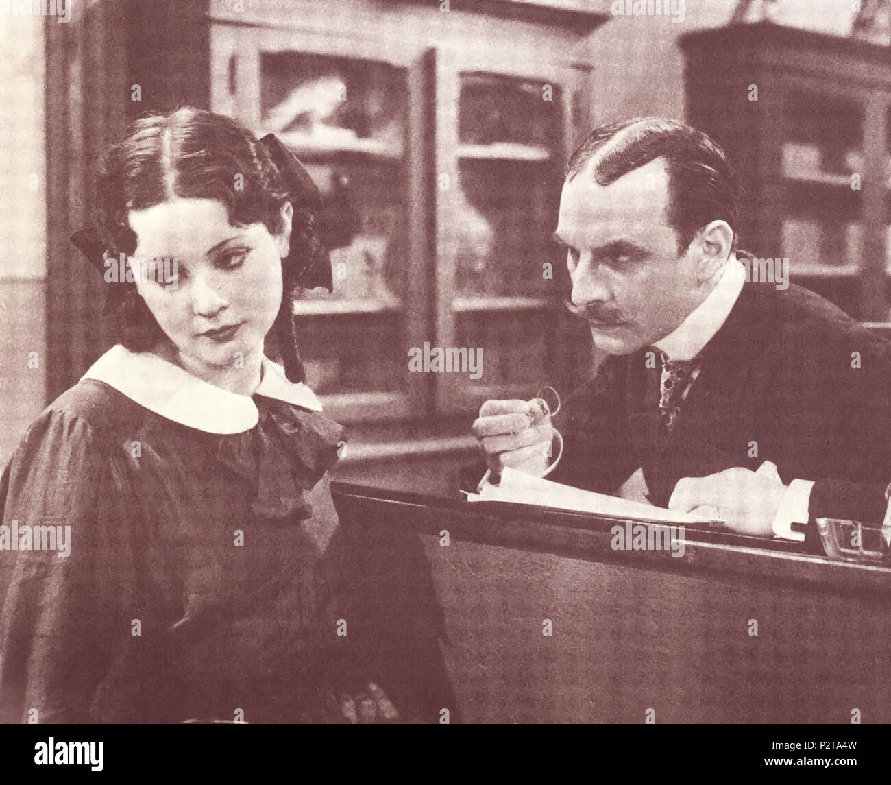 . Italiano: Maria Denis nel film Seconda B nel 1934 diretto da Goffredo Alessandrini Lizenzierung Categoria: Immagini di Indeciso 42 dubbie. 1934. Unbekannt 81 SECONDABB Stockfoto