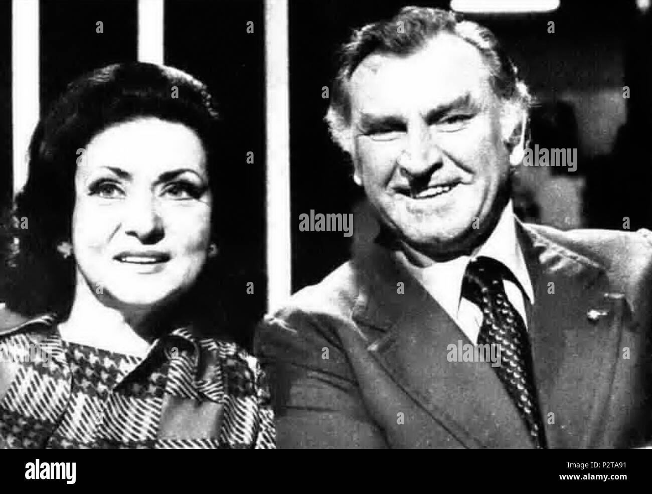 . Die italienische Oper Sänger Virginia Zeani und Nicola Rossi-Lemeni Gäste der Fernsehsendung "L'Ospite Delle Due, Rom, 1975. 1975. Unbekannt 92 Virginia Zeani und Nicola Rossi-Lemeni, 1975 Stockfoto