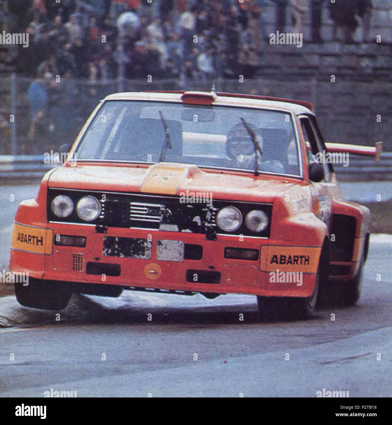 . Imola Ferrari 'Dino' Autodrom, 13. Oktober 1975. Italienische Fahrer Giorgio Pianta auf Fiat Abarth 031 auf der Automotive Tour 1975 von Italien, Imola Runde. 13. Oktober 1975. DE CHECCHI 28 Fiat Abarth 031 - Giorgio Pianta (1975 Automotive Tour durch Italien, Imola rund) Stockfoto