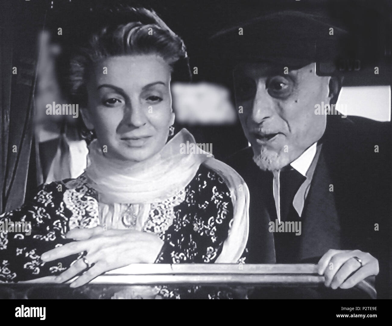 . Italiano: Rina Morelli ed Ernesto Almirante nell'episodio' Hochzeit d'Oro del Film "Cento anni d'Amore" (De Felice, 1954). 15. November 2014. Unbekannt 17 Centoanni Morelli + Almir Stockfoto