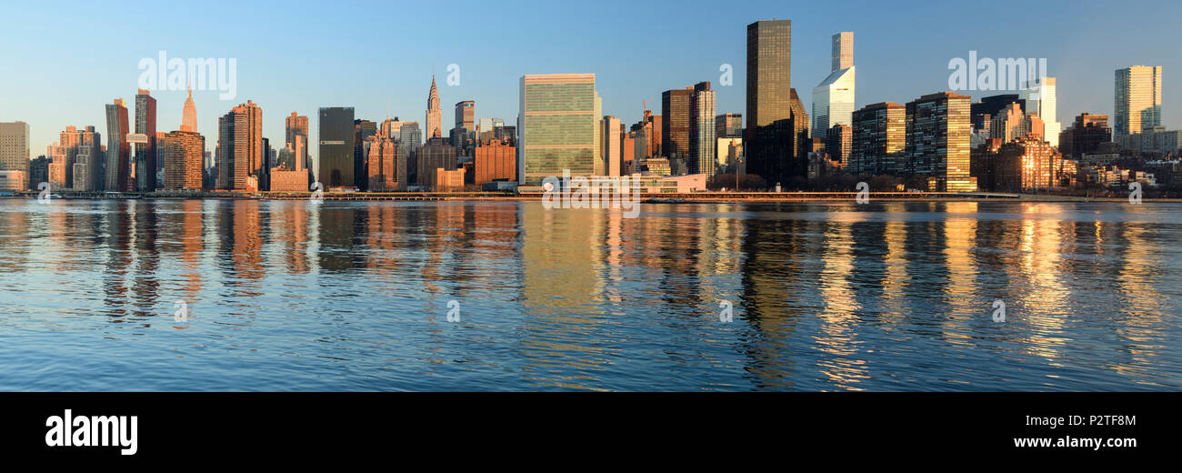 USA, Amerikanische, New York, Manhattan, East River, Skyline Stockfoto