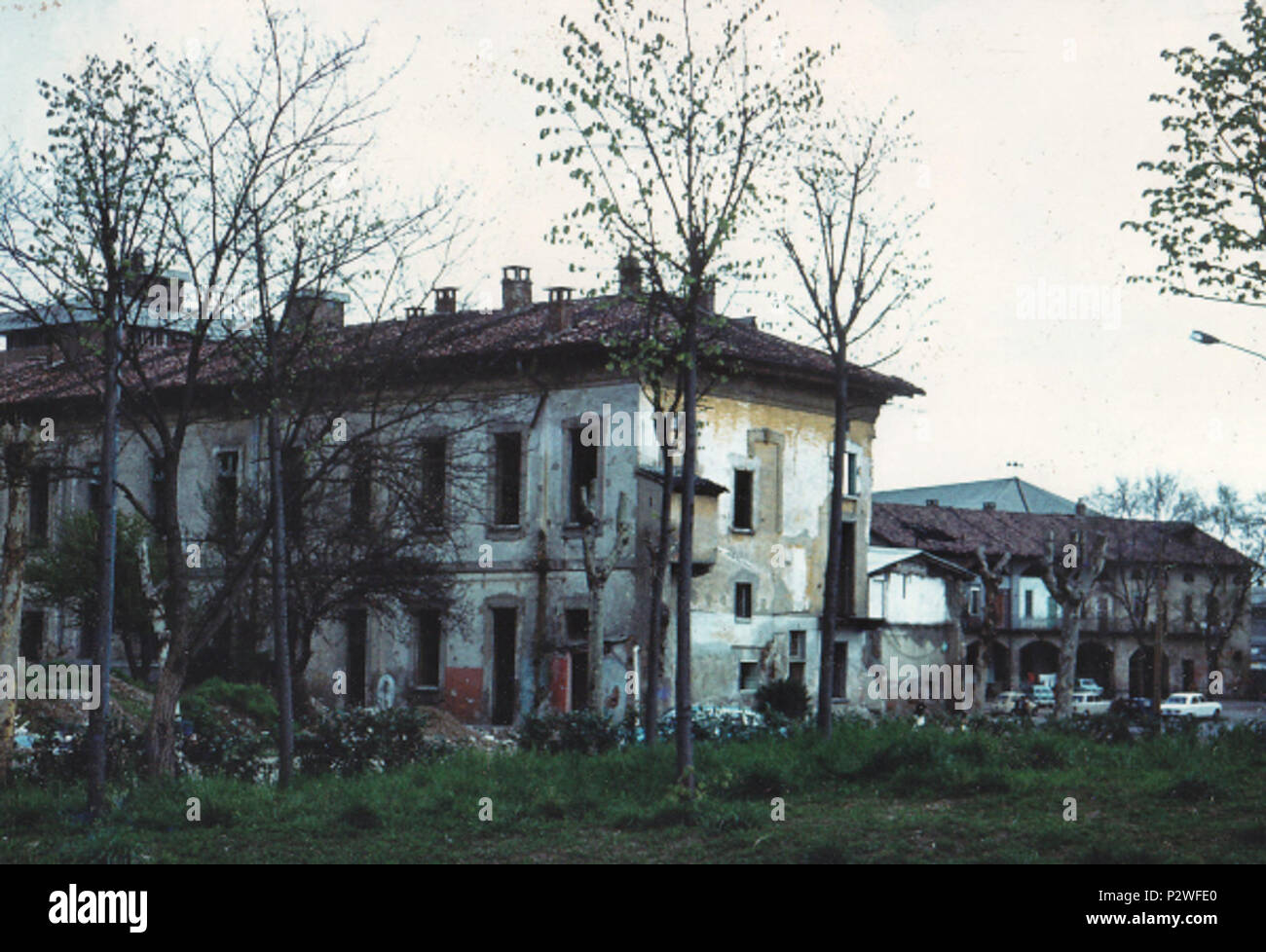 . Italiano: La Villa Pecchio Orsini Protti ein Balsamo tristemente ridotta ein un-rudere, poco prima della demolizione. Vor 1972. Anonym 19 Cinisello Balsamo, Villa Pecchio Orsini Protti, 03. Stockfoto