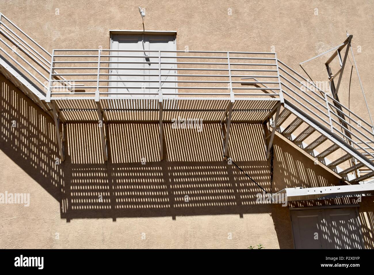 Lager Treppen und Türen in Santa Fe Stockfoto