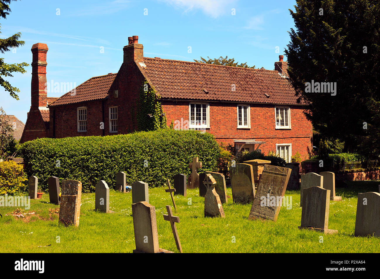 Paulus kirche und pfarrhaus Fotos und Bildmaterial in hoher Auflösung