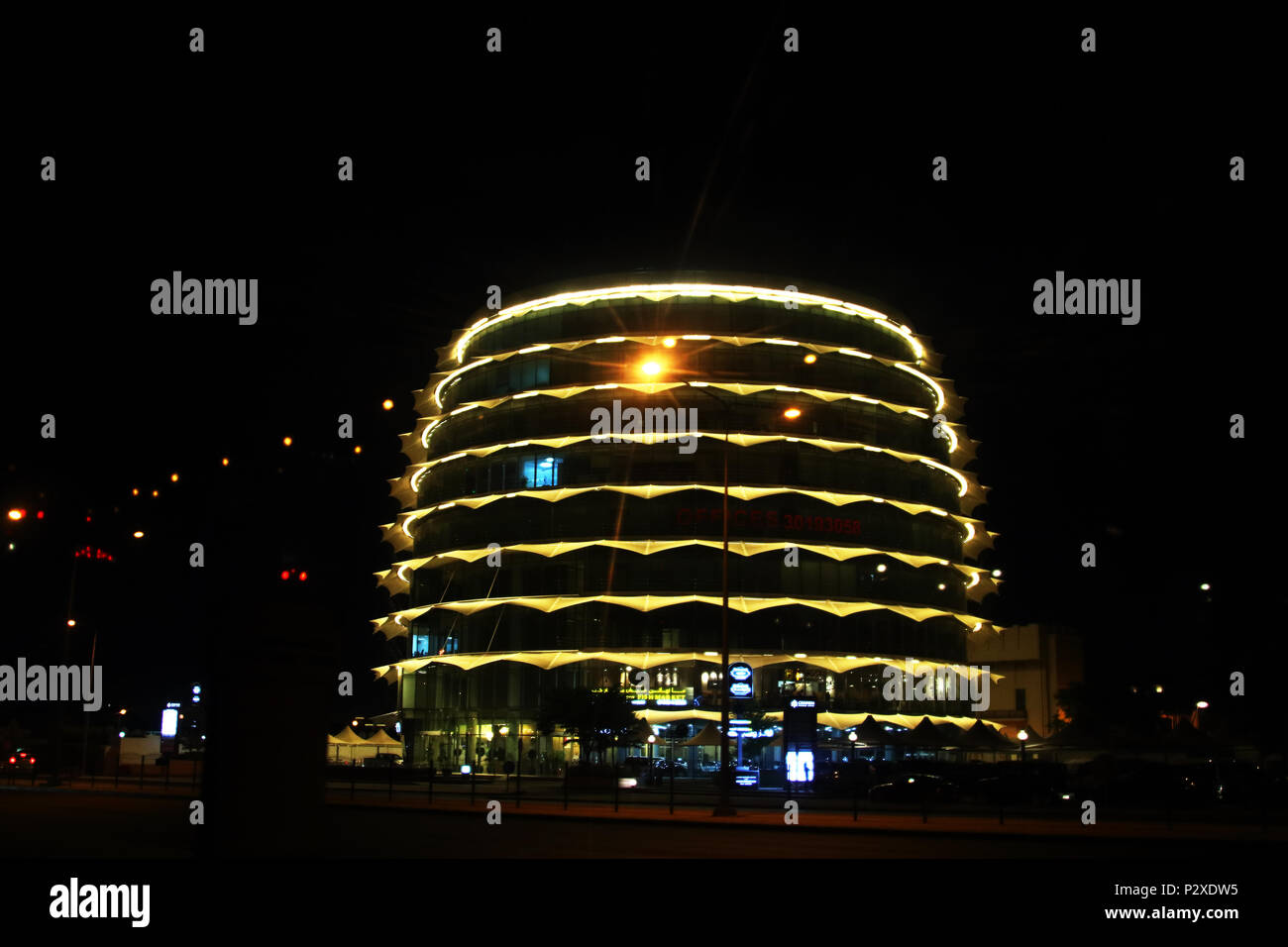 Burger Gebäude in der Nähe des Ramada Signal, Doha, Qatar. 13. November 2017 Stockfoto