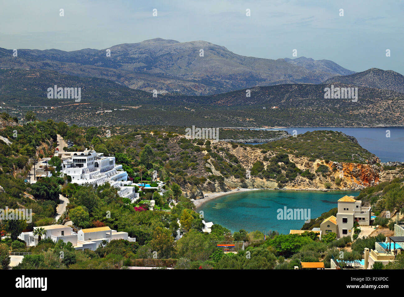 Anzeigen von Istron Bay, Kalo Chorio Dorf, der Municipalty Aghis Nikolaos, Kreta, Griechenland. Stockfoto