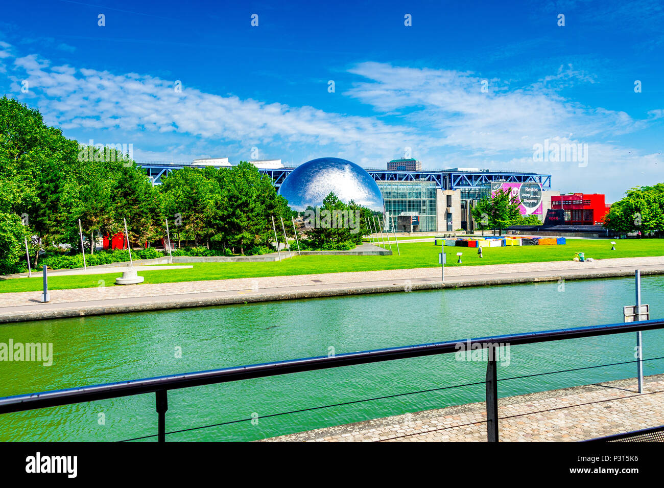 "Cité des Sciences et de l'Industrie innerhalb des Parc de la Villette in Paris, Frankreich Stockfoto