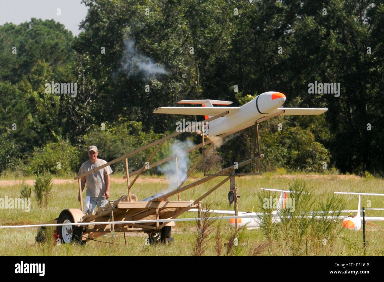 Ein Remote pilotiert Aerial Vehicle als Teil einer Live-fire Übung von der zweiten Bataillon durchgeführt gestartet wird, 263Rd Air Defense Artillery, South Carolina National Guard, am Fort Stewart, Ga. Am 20. August 2016. Mannschaften von der 2-263 rd feuerte Raketen von Avenger Air Defence Systems am aerial vehicles. (U.S. Army National Guard Foto: Staff Sgt. Kevin Pickering) Stockfoto